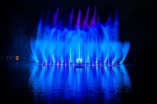 水、光、音乐和激光 大型水秀設計 Design of water, light, music and laser show