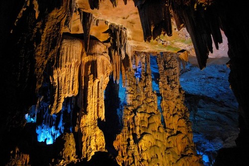 景区溶洞灯光设计 Design of cave light projection show